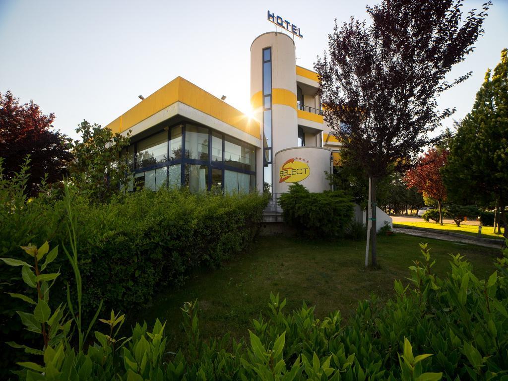 Hotel Select Atessa Exterior foto