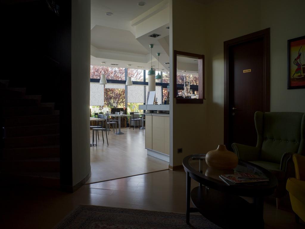 Hotel Select Atessa Exterior foto